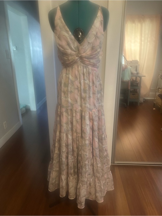 Astr Dresses & Skirts - Astr Floral Twist Maxi Dress in Pastel Pink and Cream
